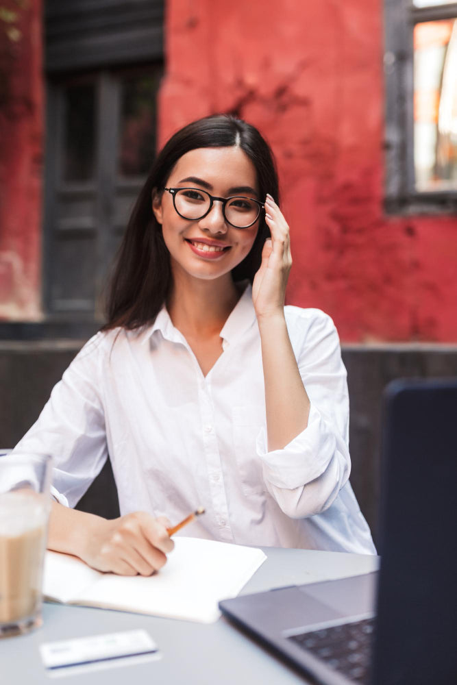 How to Know If Your Salon Really Needs an Assistant (Or You Just Need Better Systems)